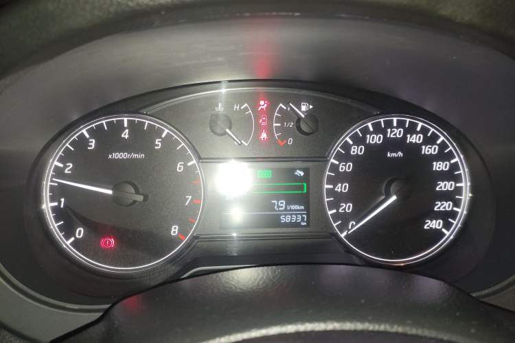 Used Nissan Tiida 2016 1.6L Manual Cool Edition Instrument Cluster