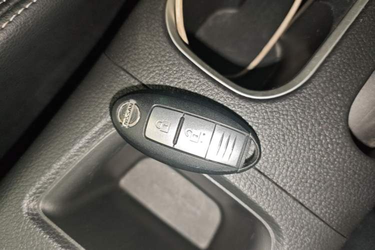 Used Nissan Tiida 2016 1.6L CVT Smart Drive Edition Interior 1
