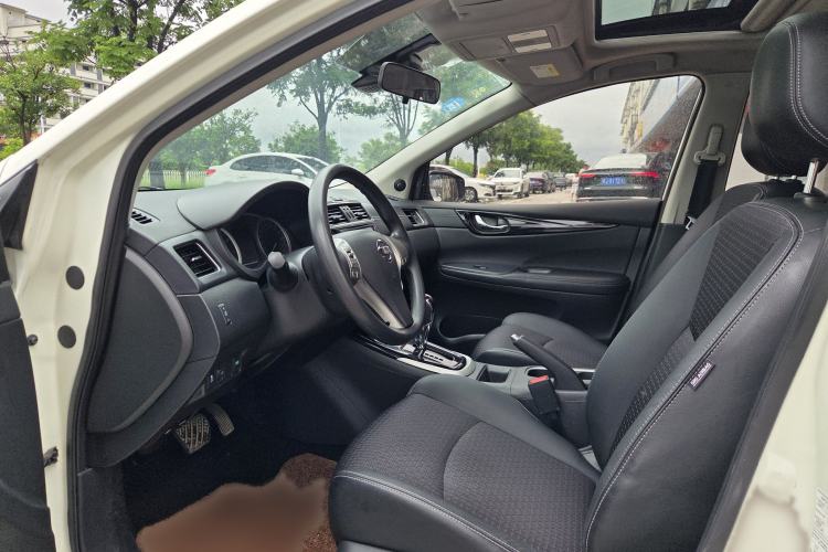 Used Nissan Tiida 2016 1.6L CVT Smart Drive Edition Interior 1