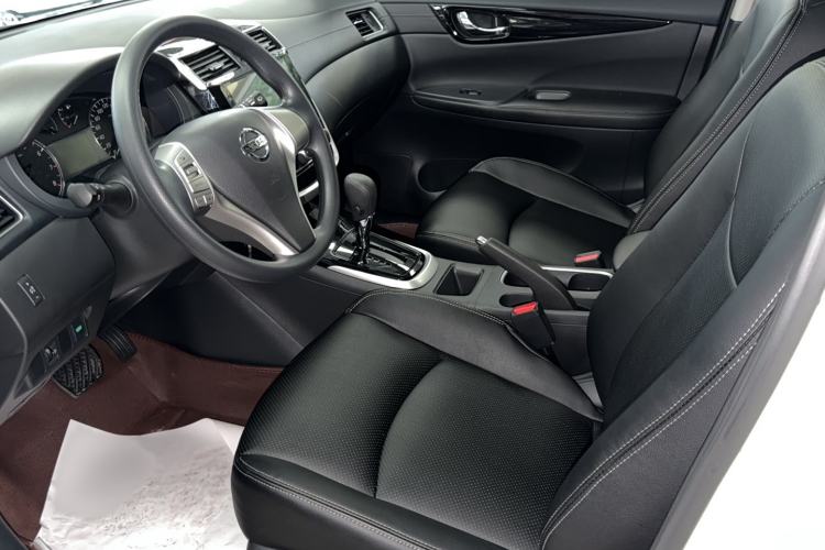 Used Nissan Tiida 2016 1.6L CVT Cool Dynamic Edition Interior 1