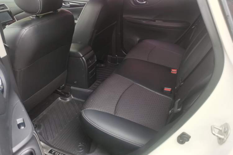 Used Nissan Tiida 2016 1.6L CVT Smart Drive Edition Interior 2