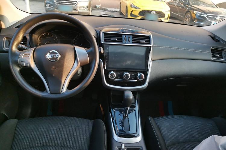 Used Nissan Tiida 2016 1.6L CVT Cool Dynamic Edition Interior 2