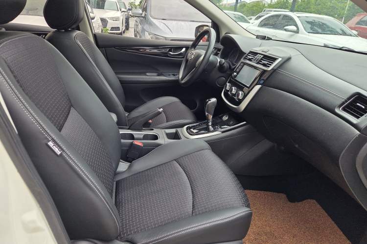 Used Nissan Tiida 2016 1.6L CVT Smart Drive Edition Interior 2