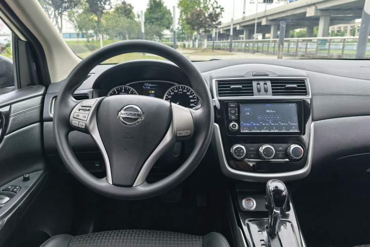 Used Nissan Tiida 2016 1.6L CVT Smart Drive Edition Interior 3