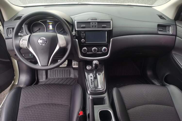 Used Nissan Tiida 2016 1.6L CVT Smart Drive Edition Interior 3