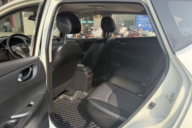 Used Nissan Tiida 2016 1.6L CVT Smart Drive Edition Interior 3