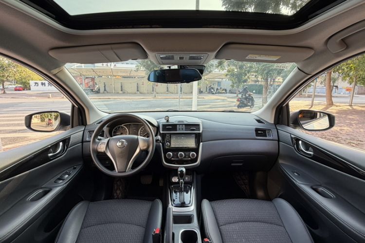 Used Nissan Tiida 2016 1.6L CVT Smart Drive Edition Interior 3