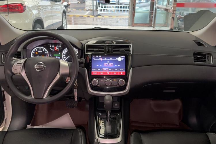 Used Nissan Tiida 2016 1.6L CVT Cool Dynamic Edition Interior 3