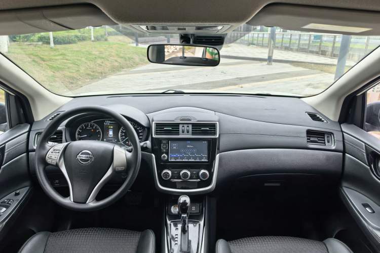 Used Nissan Tiida 2016 1.6L CVT Smart Drive Edition Interior 4