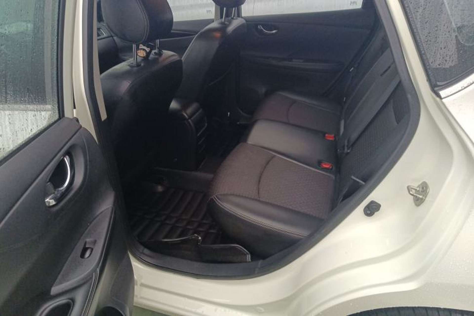 Used Nissan Tiida 2016 1.6L CVT Smart Drive Edition Interior 4