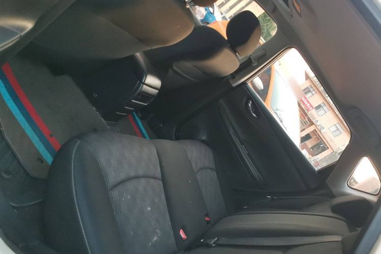 Used Nissan Tiida 2016 1.6L CVT Cool Dynamic Edition Interior 4