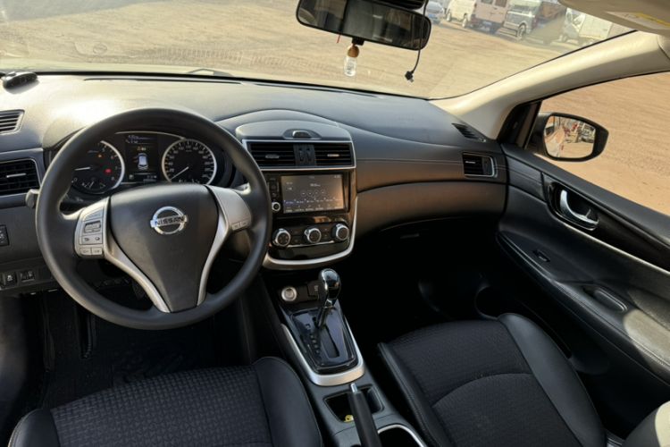 Used Nissan Tiida 2016 1.6L CVT Cool Dynamic Edition Interior 5