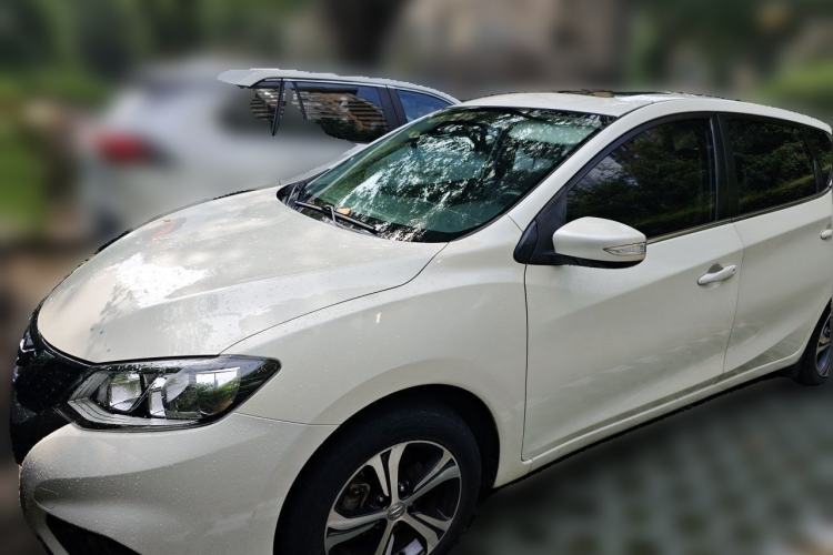 Used Nissan Tiida 2016 1.6L CVT Cool Dynamic Edition Guazi used car, China used car export, Used car for sale, Used cars, Cheapest cars for sale