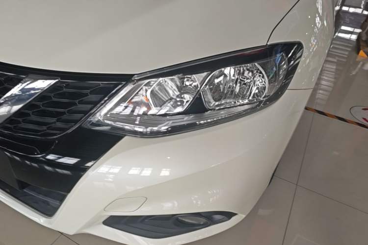 Used Nissan Tiida 2016 1.6L CVT Cool Dynamic Edition Left Front Headlight
