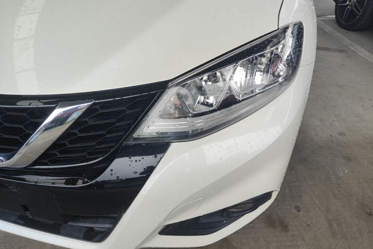 Used Nissan Tiida 2016 1.6L CVT Smart Drive Edition Left Front Headlight