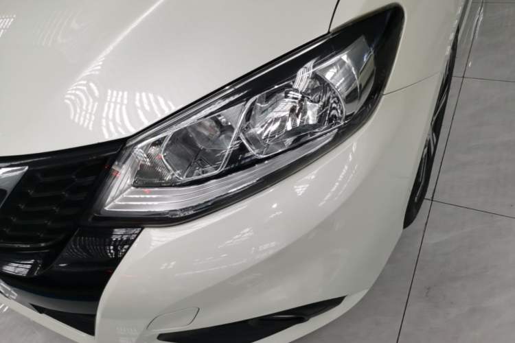 Used Nissan Tiida 2016 1.6L CVT Smart Drive Edition Left Front Headlight