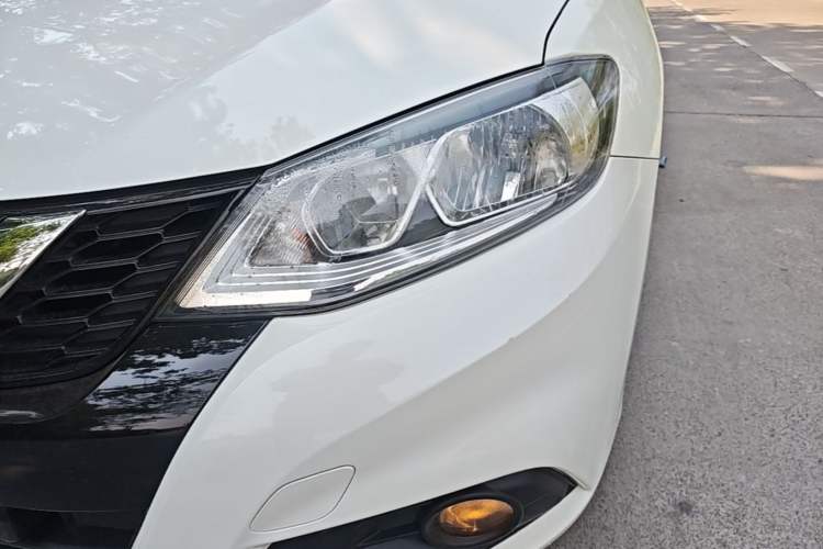 Used Nissan Tiida 2016 1.6L CVT Cool Dynamic Edition Left Front Headlight