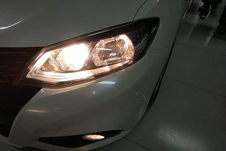 Used Nissan Tiida 2016 1.6L CVT Cool Dynamic Edition Left Front Headlight