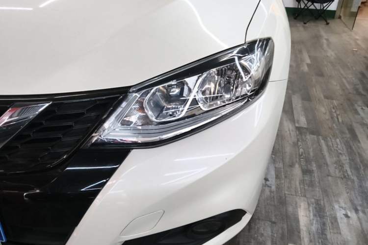 Used Nissan Tiida 2016 1.6L CVT Smart Drive Edition Left Front Headlight