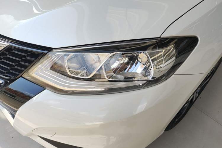 Used Nissan Tiida 2016 1.6L CVT Smart Drive Edition Left Front Headlight