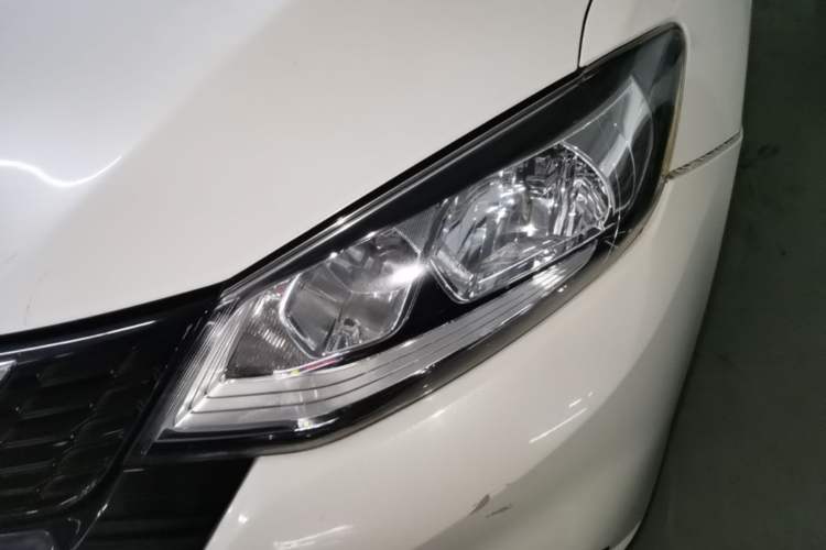 Used Nissan Tiida 2016 1.6L CVT Cool Dynamic Edition Left Front Headlight