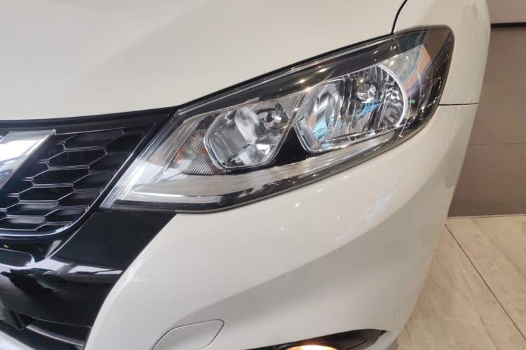 Used Nissan Tiida 2016 1.6L CVT Cool Dynamic Edition Left Front Headlight