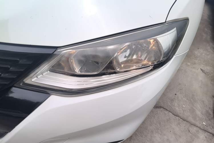 Used Nissan Tiida 2016 1.6L CVT Smart Drive Edition Left Front Headlight