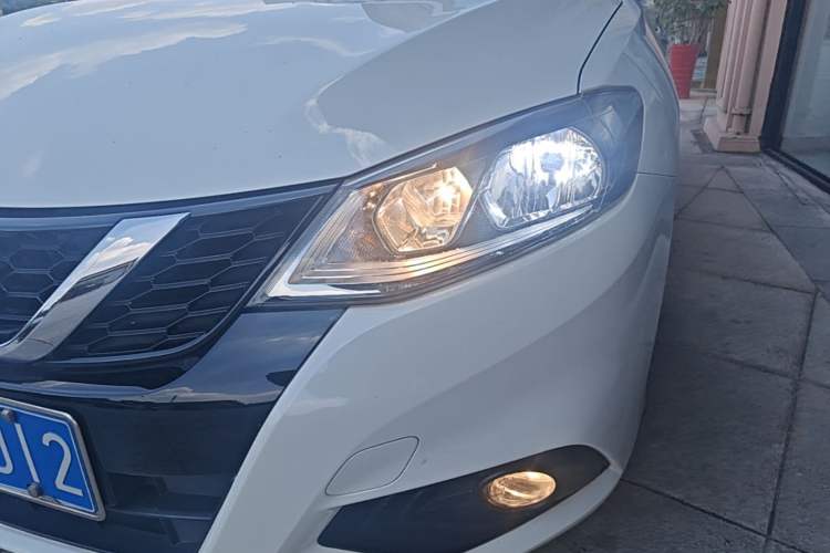 Used Nissan Tiida 2016 1.6L CVT Smart Drive Edition Left Front Headlight