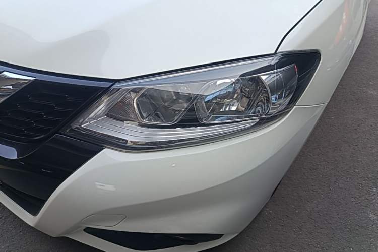 Used Nissan Tiida 2016 1.6L CVT Smart Drive Edition Left Front Headlight
