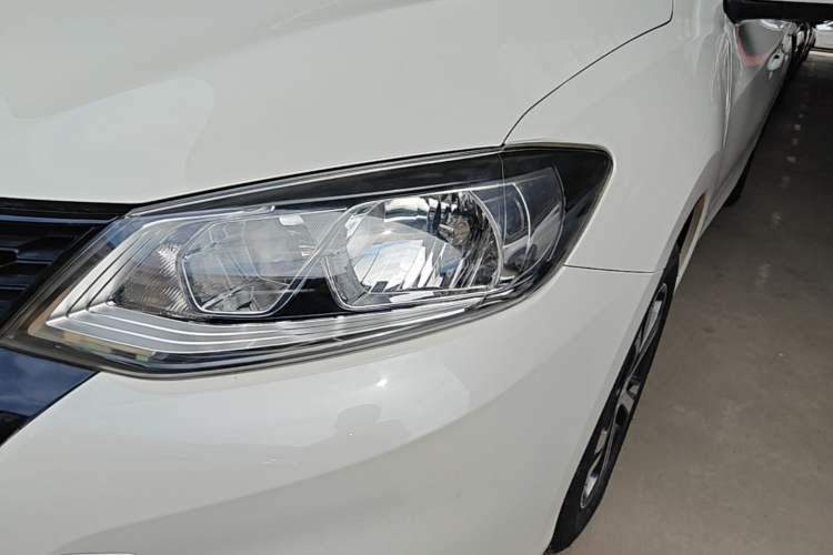 Used Nissan Tiida 2016 1.6L CVT Smart Drive Edition Left Front Headlight
