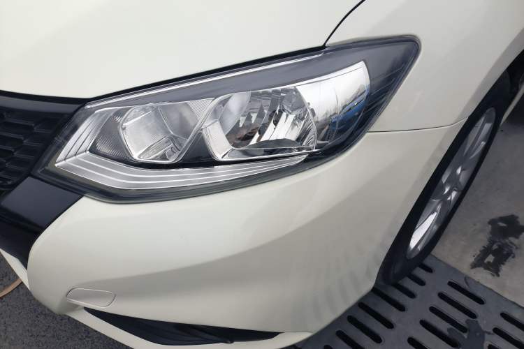 Used Nissan Tiida 2016 1.6L CVT Cool Dynamic Edition Left Front Headlight