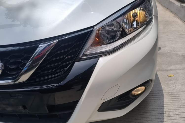 Used Nissan Tiida 2016 1.6L CVT Smart Drive Edition Left Front Headlight