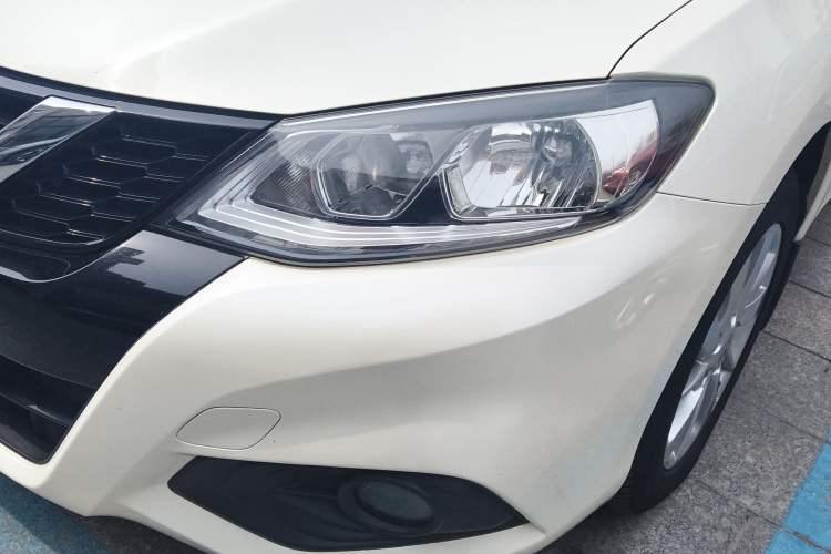 Used Nissan Tiida 2016 1.6L CVT Cool Dynamic Edition Left Front Headlight