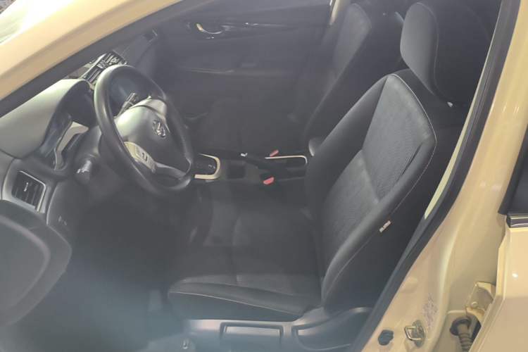 Used Nissan Tiida 2016 1.6L CVT Cool Dynamic Edition Left Front Seat