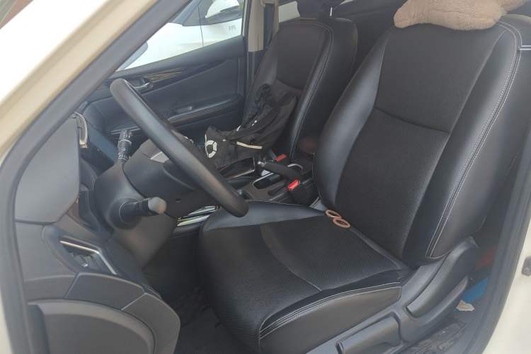 Used Nissan Tiida 2016 1.6L CVT Cool Dynamic Edition Left Front Seat