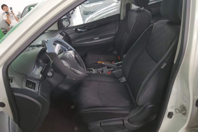 Used Nissan Tiida 2016 1.6L CVT Cool Dynamic Edition Left Front Seat