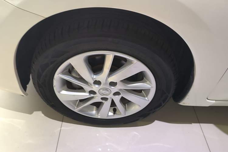 Used Nissan Tiida 2016 1.6L CVT Cool Dynamic Edition Left Front Wheel Hub