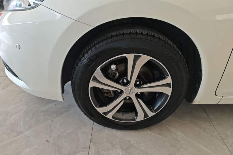 Used Nissan Tiida 2016 1.6L CVT Smart Drive Edition Left Front Wheel Hub