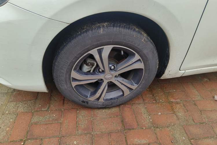 Used Nissan Tiida 2016 1.6L CVT Smart Drive Edition Left Front Wheel Hub