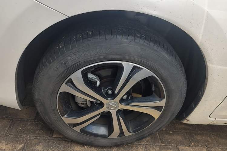 Used Nissan Tiida 2016 1.6L CVT Smart Drive Edition Left Front Wheel Hub