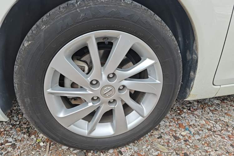 Used Nissan Tiida 2016 1.6L CVT Cool Dynamic Edition Left Front Wheel Hub