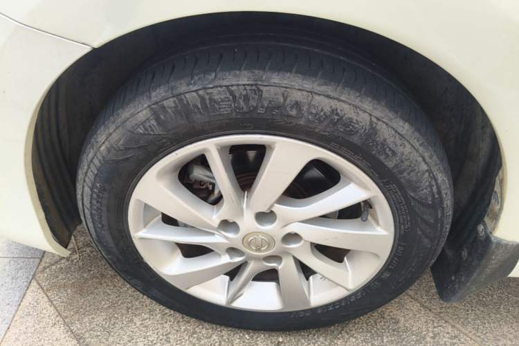 Used Nissan Tiida 2016 1.6L CVT Cool Dynamic Edition Left Front Wheel Hub
