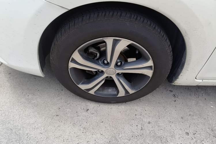 Used Nissan Tiida 2016 1.6L CVT Smart Drive Edition Left Front Wheel Hub