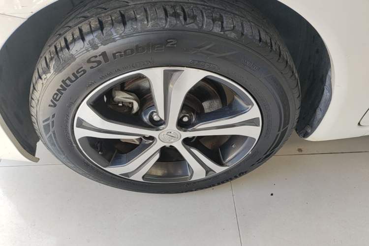 Used Nissan Tiida 2016 1.6L CVT Smart Drive Edition Left Front Wheel Hub