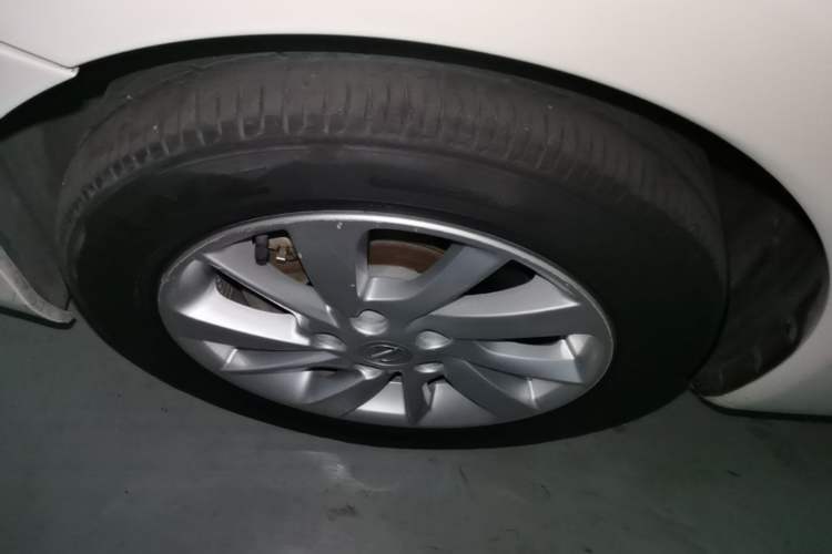 Used Nissan Tiida 2016 1.6L CVT Cool Dynamic Edition Left Front Wheel Hub