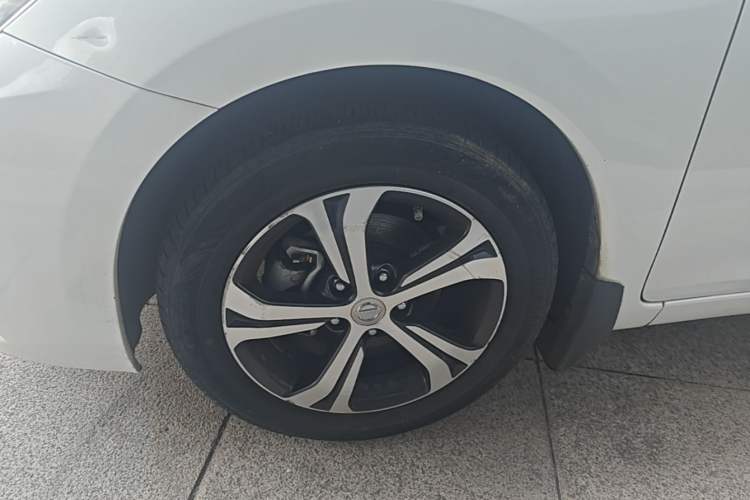 Used Nissan Tiida 2016 1.6L CVT Smart Drive Edition Left Front Wheel Hub