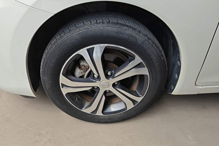 Used Nissan Tiida 2016 1.6L CVT Smart Drive Edition Left Front Wheel Hub