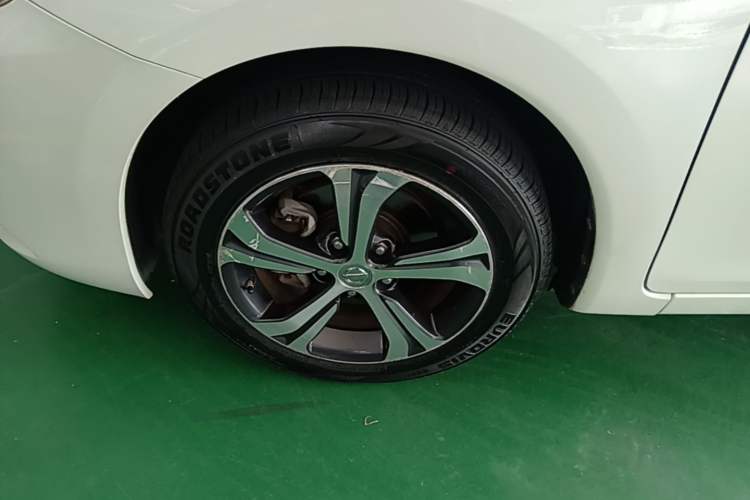 Used Nissan Tiida 2016 1.6L CVT Smart Drive Edition Left Front Wheel Hub