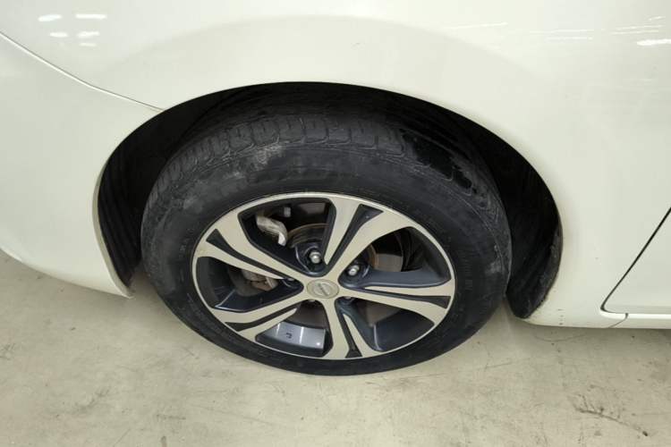 Used Nissan Tiida 2016 1.6L CVT Smart Drive Edition Left Front Wheel Hub