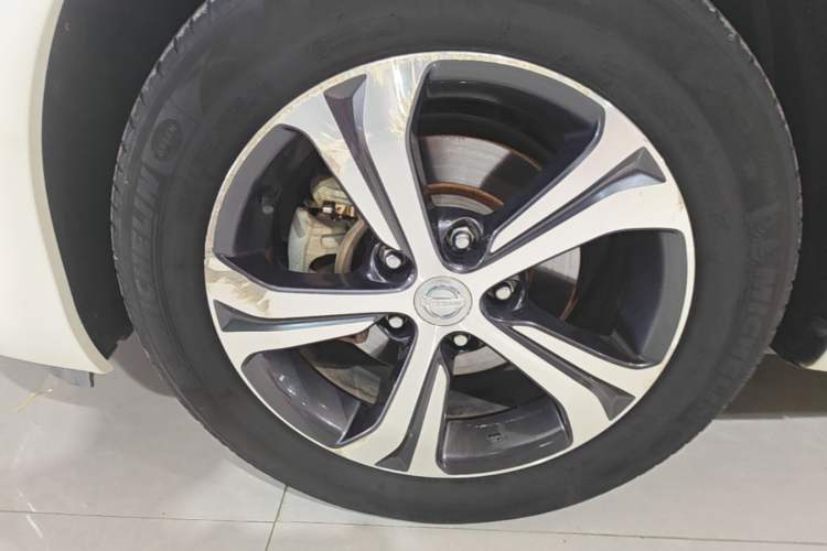 Used Nissan Tiida 2016 1.6L CVT Smart Drive Edition Left Front Wheel Hub